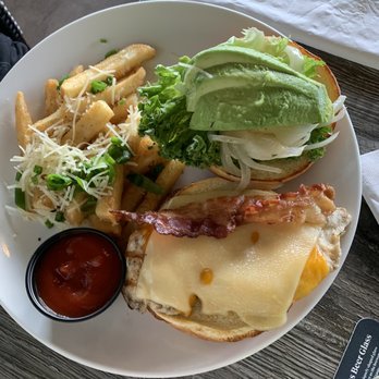Restaurant 604 - Grilled chicken sandwich and garlic fries - Breakfast & Brunch Near Me - Honolulu, Hawaii Restaurant 604 - Grilled chicken sandwich and garlic fries - Breakfast & Brunch Near Me - Honolulu, Hawaii