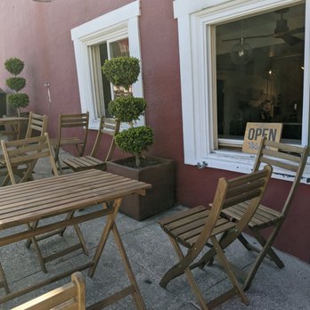 Cafe de Casa - seating area out front - Coffee & Tea Near Me - San Francisco, California Cafe de Casa - seating area out front - Coffee & Tea Near Me - San Francisco, California