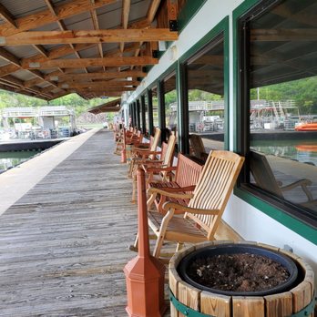 Sunset Marina & Resort - Lots of chairs to pass the time away on the dock - Resorts Near Me - Byrdstown, Tennessee Sunset Marina & Resort - Lots of chairs to pass the time away on the dock - Resorts Near Me - Byrdstown, Tennessee