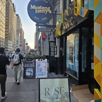 Mustang Harry's - Entrance - Sports Bars Near Me - New York, New York