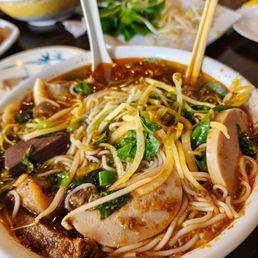 32 Bun Bo Hue Noodle