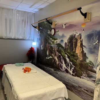 B&C Day Spa - Step on the back bar - Massage Near Me - San Marcos, Texas B&C Day Spa - Step on the back bar - Massage Near Me - San Marcos, Texas