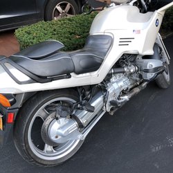 94 BMW R1100RS Tom got her running smooth