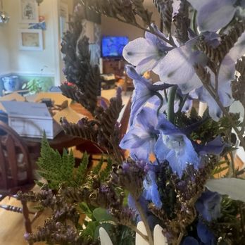 Greenbrier Florist - Gold filler - Florists Near Me - Chesapeake, Virginia