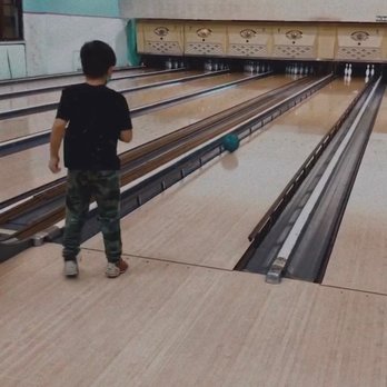 Mahall's - Upstairs bowling - Bowling Near Me - Lakewood, Ohio