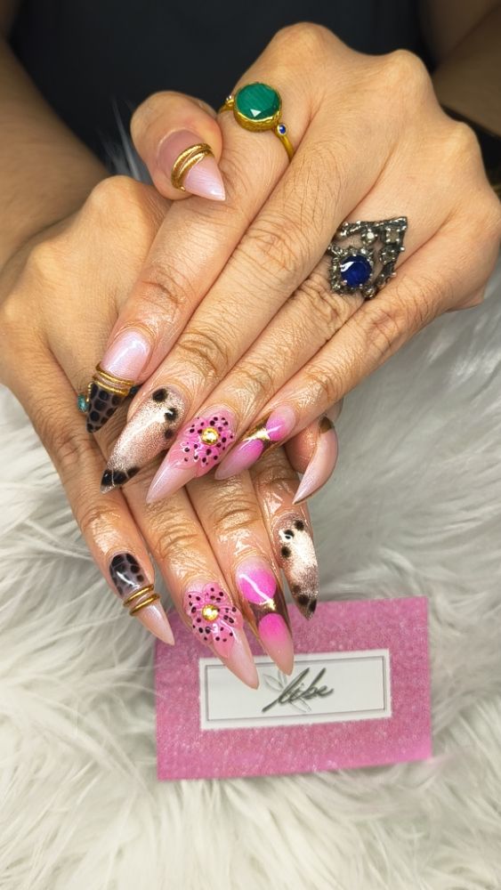 Libe Nails Logo