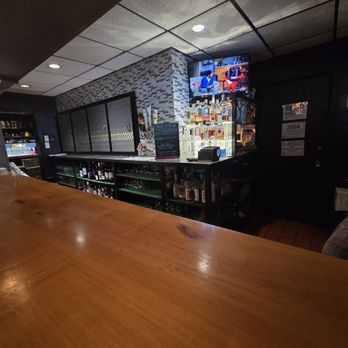 Skip's Restaurant & Catering - Bar - American Near Me - New Buffalo, Michigan Skip's Restaurant & Catering - Bar - American Near Me - New Buffalo, Michigan