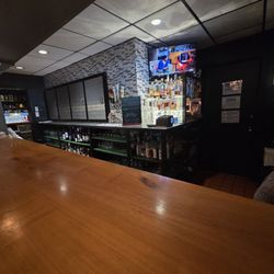Skip's Restaurant & Catering - Bar