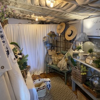 Saltwater Cottage - The coziest room. Beautiful design. - Specialty Food Near Me - Navarre, Florida Saltwater Cottage - The coziest room. Beautiful design. - Specialty Food Near Me - Navarre, Florida