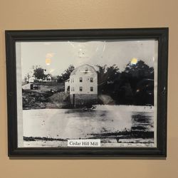 Sorellis' Italian Restaurant - So many neat old photos from local places of interest.