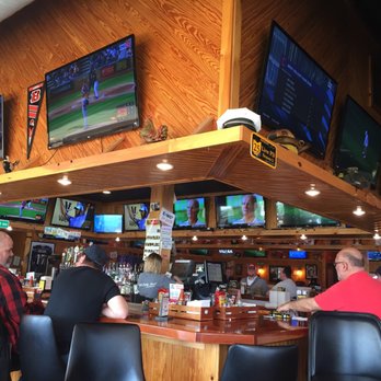 Roosters - Inside Roosters - Chicken Wings Near Me - Pickerington, Ohio
