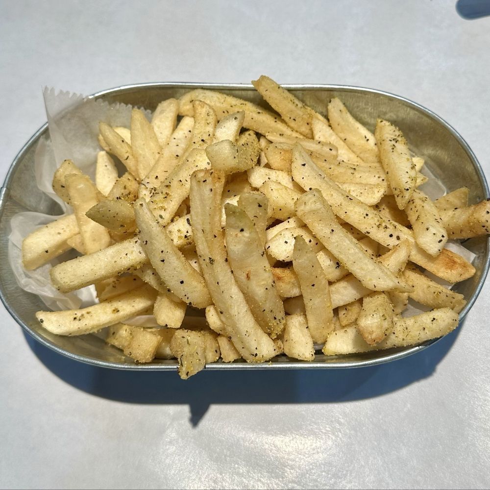 Lemon Pepper Fries, looks plain, but very good