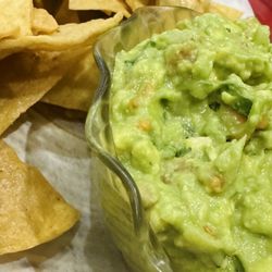 Sierra Juárez Restaurant - Guacamole - homemade chips