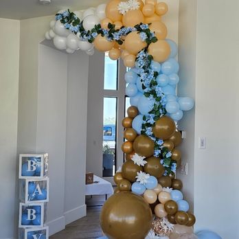 Balloon Bazaar - Organic 1/2 arch balloon garland for Baby Shower #organicgarland #babyshower #earthytones - Balloon Services Near Me - Humble , Texas Balloon Bazaar - Organic 1/2 arch balloon garland for Baby Shower #organicgarland #babyshower #earthytones - Balloon Services Near Me - Humble , Texas