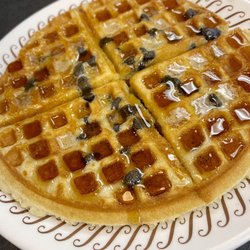 Waffle (single) with blueberry nougat