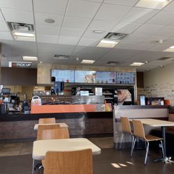 Dunkin' - Inside