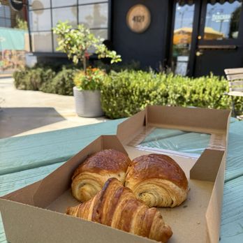 The Merchant - Butter croissant Chocolate croissant (Pain au chocolat) - Coffee & Tea Near Me - Long Beach, California The Merchant - Butter croissant Chocolate croissant (Pain au chocolat) - Coffee & Tea Near Me - Long Beach, California