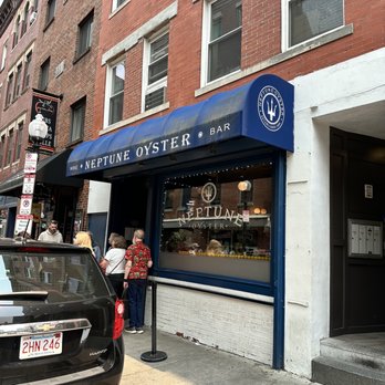 Neptune Oyster - Seafood Near Me - Boston, Massachusetts