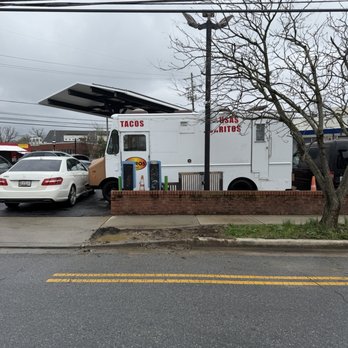 Cheros Grill - Food Trucks Near Me - Takoma Park, Maryland