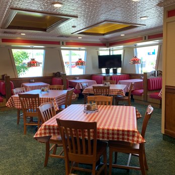 Pizza Hut - tables and chairs in a restaurant - Pizza Near Me - Fort Wayne, Indiana Pizza Hut - tables and chairs in a restaurant - Pizza Near Me - Fort Wayne, Indiana