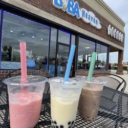 Boba Heaven - Strawberry frozen with tapioca. Coconut pineapple frozen with tapioca. Chocolate frozen with tapioca.