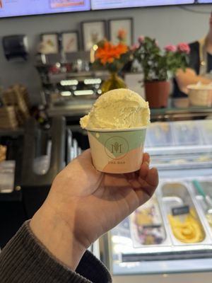 M Chá Bar (Hwy400 & Rutherford) by null