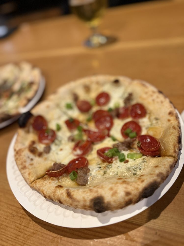 La Fenice Pizza Logo