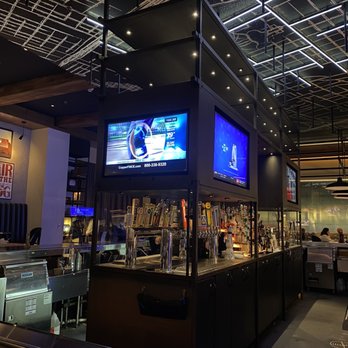 Corner Restaurant - Bars Near Me - Austin, Texas Corner Restaurant - Bars Near Me - Austin, Texas