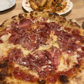 Bunnie’s Pizza - Hot honey pizza and rigatoni - Pizza Near Me - Ridgefield, Washington