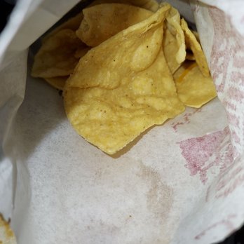 Del Taco - 7 chips and no queso in my chips & queso order - Fast Food Near Me - Sacramento, California