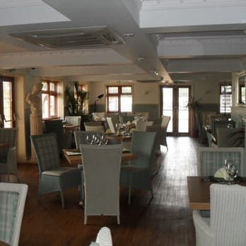 The Elm Tree - Pubs Near Me - Wisbech, CAM