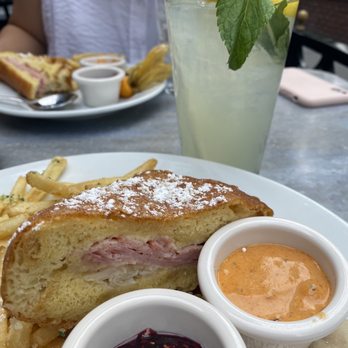 Cafe Orleans - Monte Cristo sandwich and mint julep - DELICIOUS - Cajun/Creole Near Me - Anaheim, California
