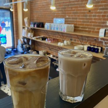 Slow By Slow Coffee - Vanilla latte w/ Oatmilk & Chai Latte - Coffee & Tea Near Me - Boise, Idaho