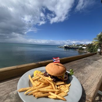 The Mar Azul - Smashburger and fries - Dive Bars Near Me - Vieques, Puerto Rico The Mar Azul - Smashburger and fries - Dive Bars Near Me - Vieques, Puerto Rico