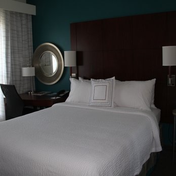 Residence Inn by Marriott Sebring - Bedroom 2 - queen bed AND a wonderful balcony - Hotels Near Me - Sebring, Florida