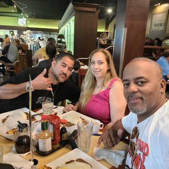 1 Epic Tour - Captain Vince given us a ride to the airport but we can't leave without eat moco loco one more time - Bus Tours Near Me