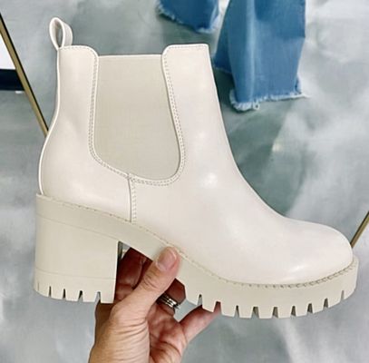 LouLou's Boutique by null