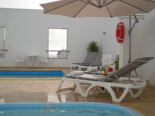 Occidental Santa Cruz Contemporáneo by null