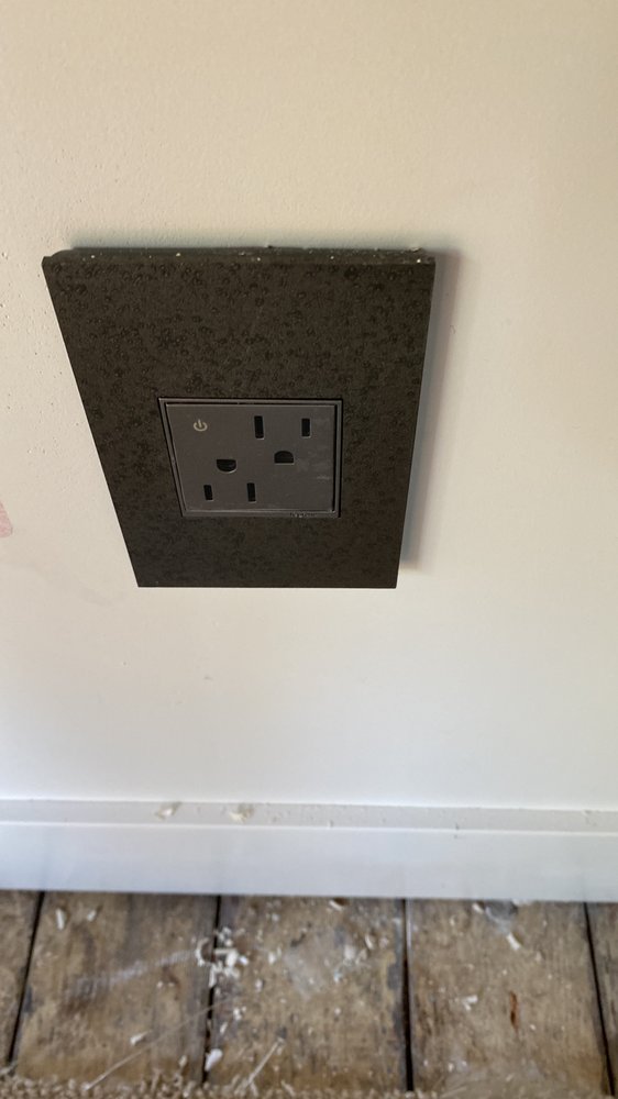 Slide of Chavos Electric