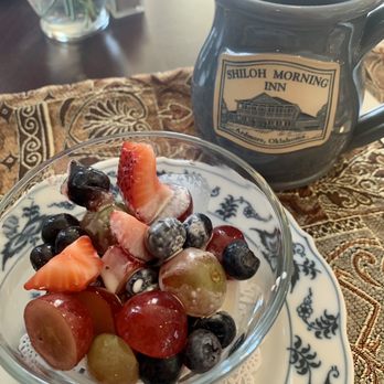 Shiloh Morning Inn - Fresh fruit with sweet cream and coffee from the best mugs - Bed & Breakfast Near Me - Ardmore, Oklahoma Shiloh Morning Inn - Fresh fruit with sweet cream and coffee from the best mugs - Bed & Breakfast Near Me - Ardmore, Oklahoma