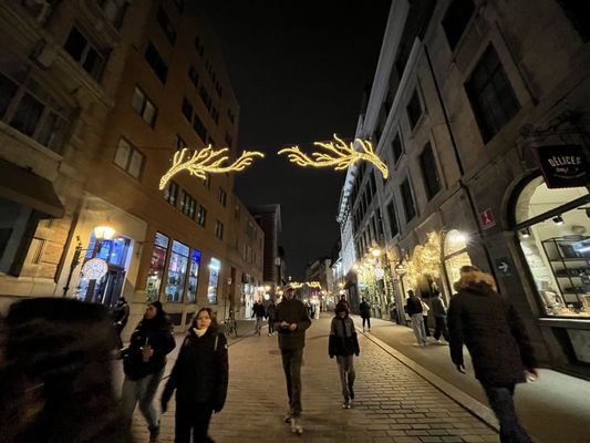 Rue St-Paul Ouest by null