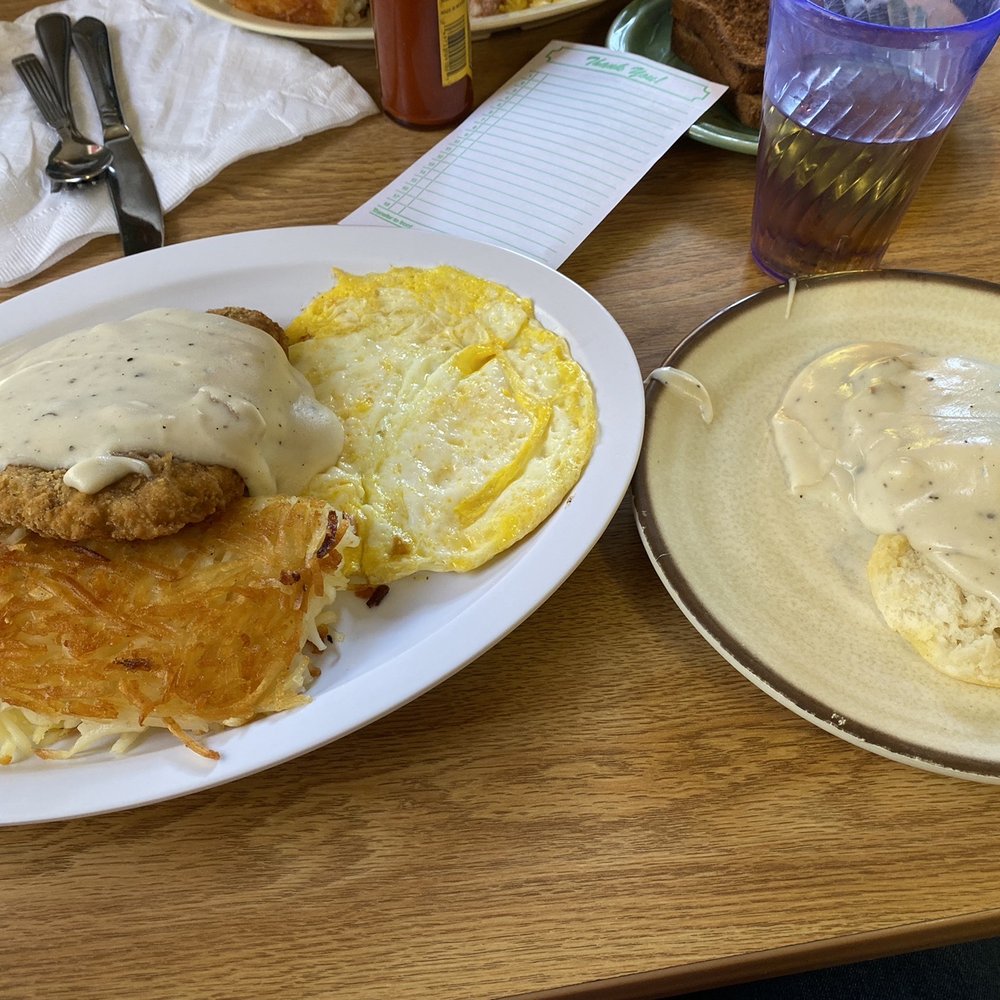 Miss Fitz 260 Cafe - Chicken fried steak and biscuits and gravy - American Near Me - Payson, Arizona