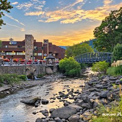 The Greystone Lodge On The River