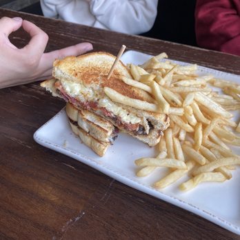 Oakside - Truffle Grilled Cheese* & reg. Fries - Seafood Near Me - Big Bear Lake, California