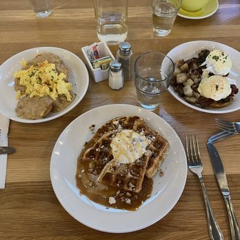 Cornell Farm Cafe - Biscuits and gravy, waffles, and eggs Benedict - Cafes Near Me - Portland, Oregon
