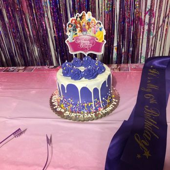 Gemmae Bake Shop - Beautiful and delicious!! This is the cake they made from the pic I provided. - Bakeries Near Me - Long Beach, California