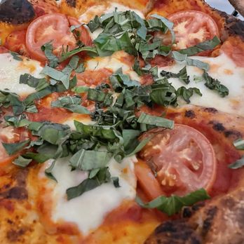 La Pergola Trattoria - Margherita pizza - Italian Near Me - Big Bear Lake, California La Pergola Trattoria - Margherita pizza - Italian Near Me - Big Bear Lake, California