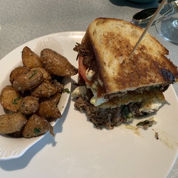 Sixty Vines - Short rib melt with duck fat potatoes - Wine Bars Near Me - Winter Park, Florida Sixty Vines - Short rib melt with duck fat potatoes - Wine Bars Near Me - Winter Park, Florida