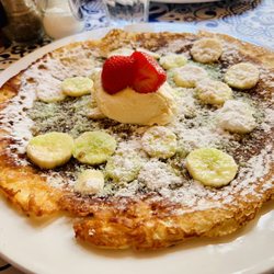 Pannenkoekenhuis Upstairs - Bananas, cream, rum...perfect!