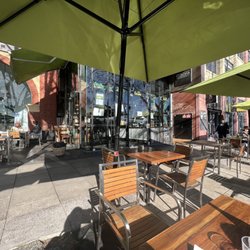 Fitzrovia - Front on Fitzroy st Seating area